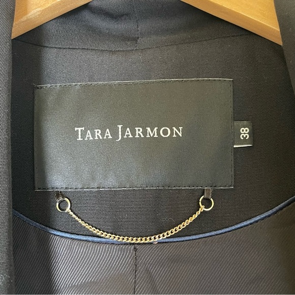 Tara Jarmon Black Women's one button Blazer Size 38 Mid length - Picture 3 of 10